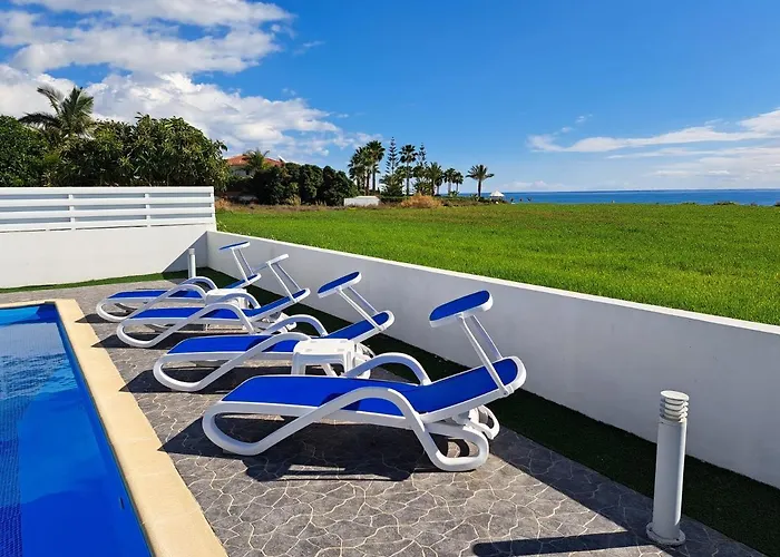 Waves Вилла Мазотос