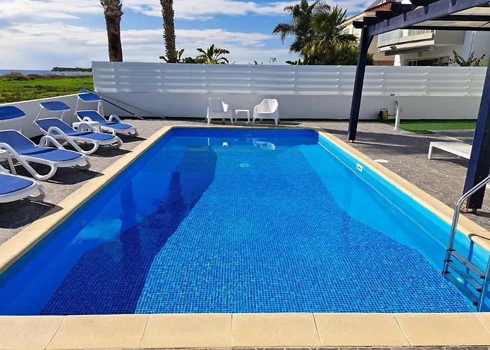 Waves Вилла Мазотос